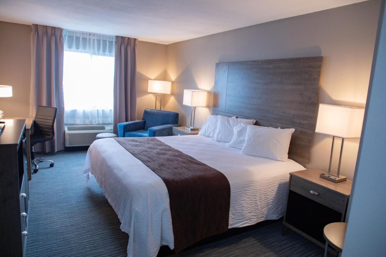 Lomira Inn And Suites 외부 사진