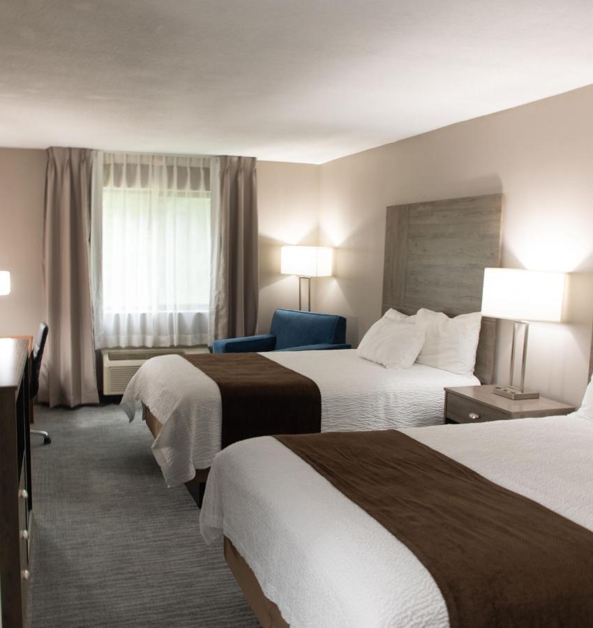 Lomira Inn And Suites 외부 사진