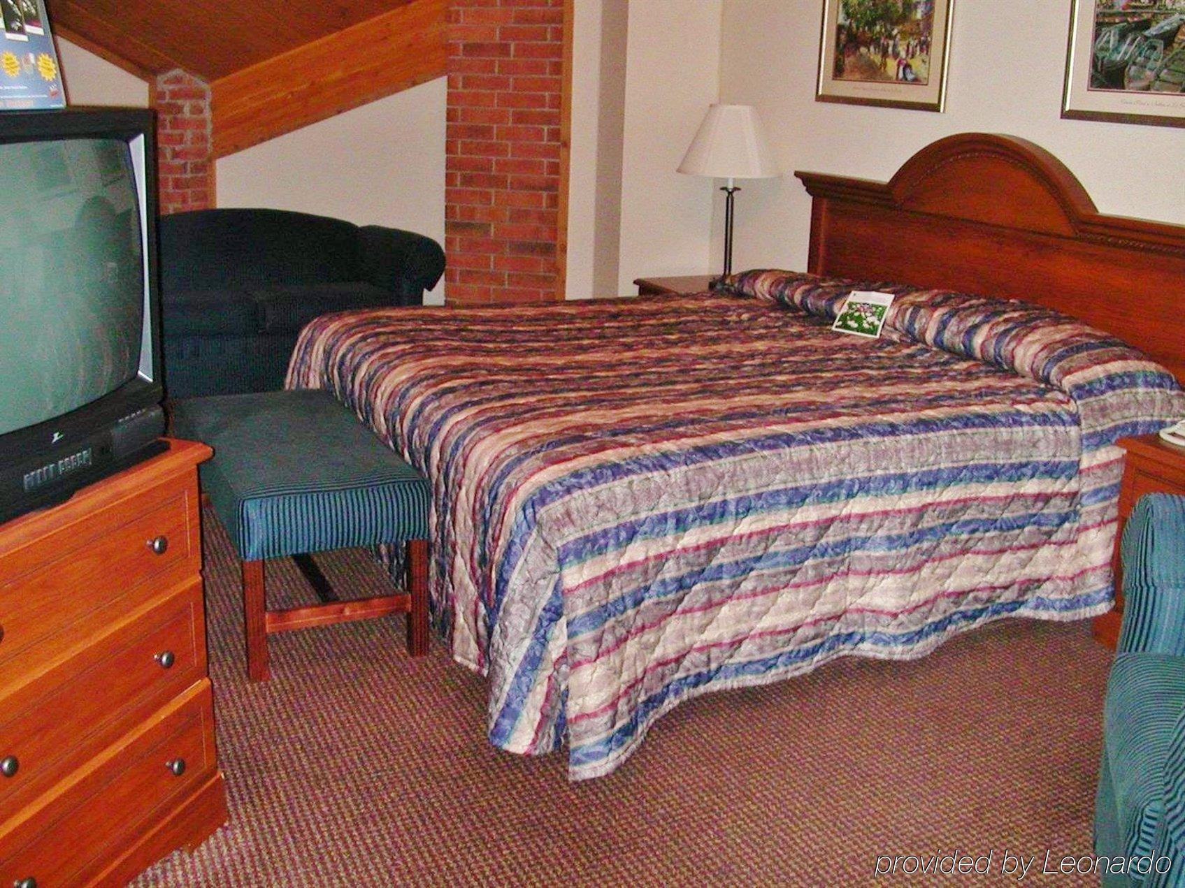 Lomira Inn And Suites 외부 사진