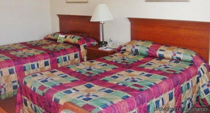 Lomira Inn And Suites 외부 사진