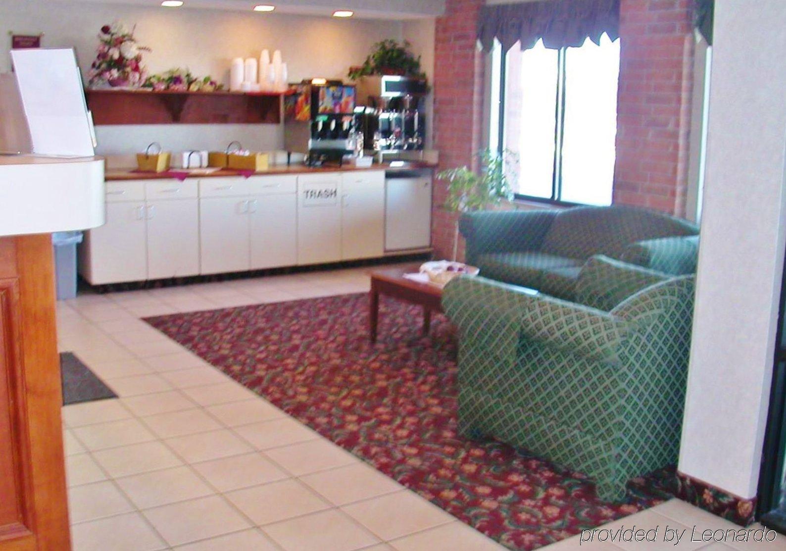 Lomira Inn And Suites 외부 사진